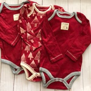 New Burts Bee Baby red long sleeve 1pc bodysuit holiday Christmas trees 0-3 mo